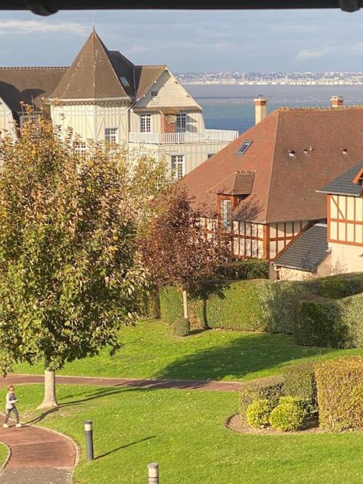 Appart Lumineux Avec Vue Sur Mer A 180 Degres Apartment Trouville-sur-Mer Exterior photo
